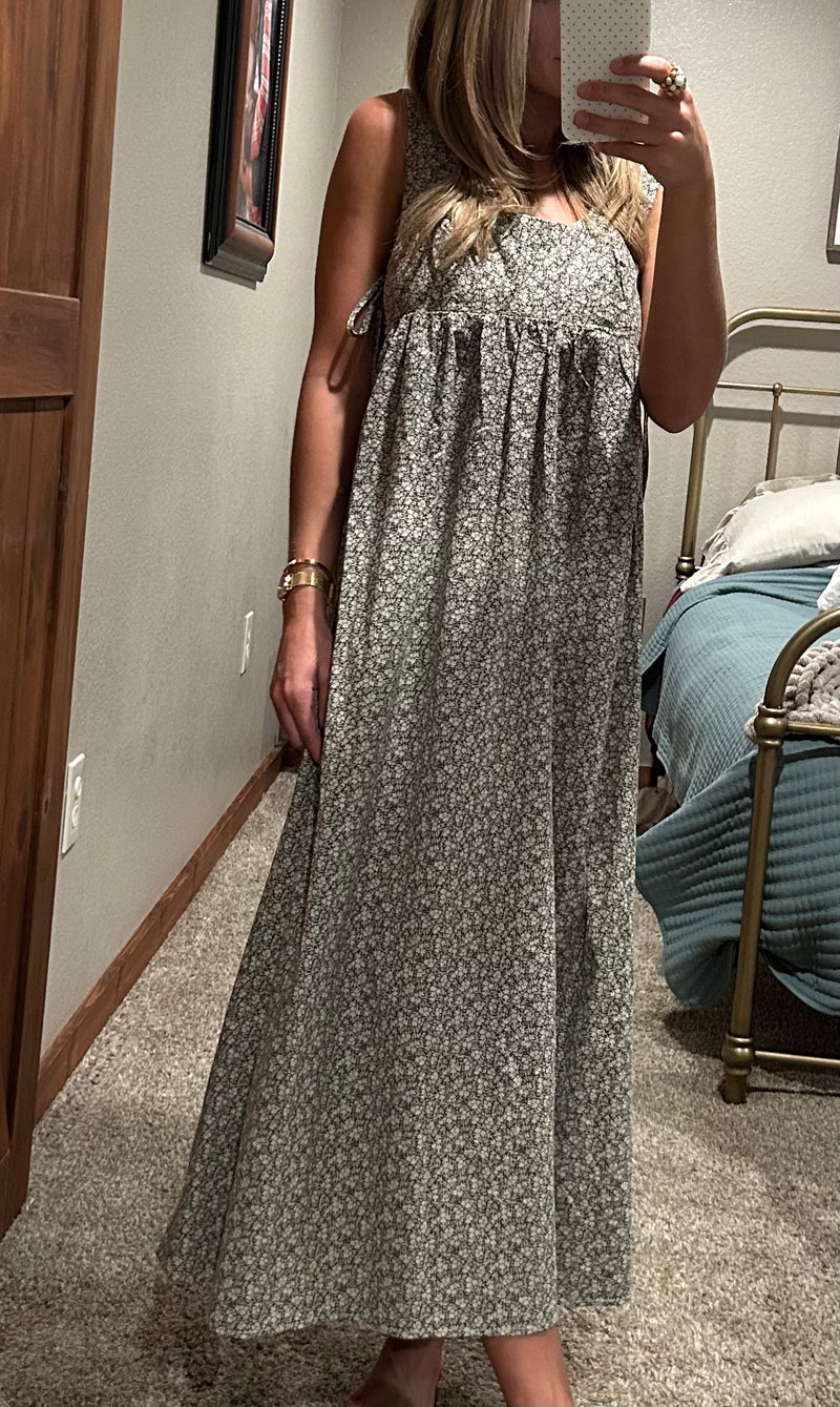 Black Cream Floral Maxi Dress